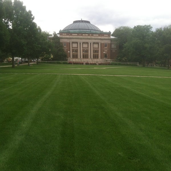 Foto scattata a University of Illinois da Maureen il 6/12/2013