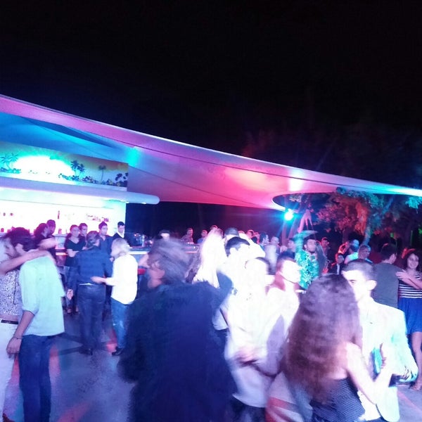 Das Foto wurde bei Rixos Downtown Tropic Bar von Glçnn am 11/8/2014 aufgenommen