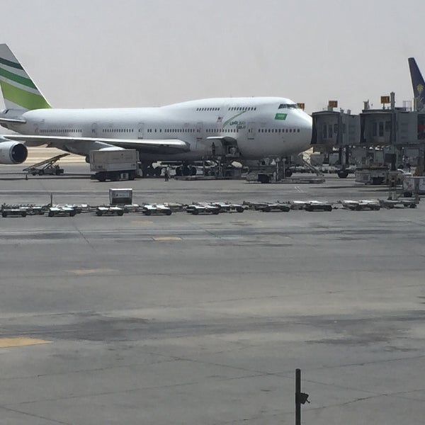 Foto scattata a King Khalid International Airport (RUH) da Abdulmalek M. il 7/30/2015