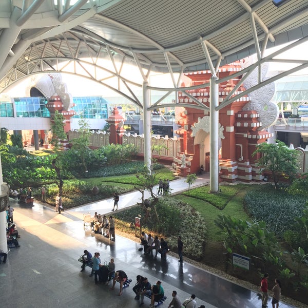 รูปภาพถ่ายที่ Ngurah Rai International Airport (DPS) โดย Abdulmalek M. เมื่อ 10/1/2015