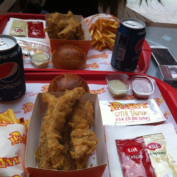Photo taken at Henny Fried Chicken by Damla K. on 5/17/2014