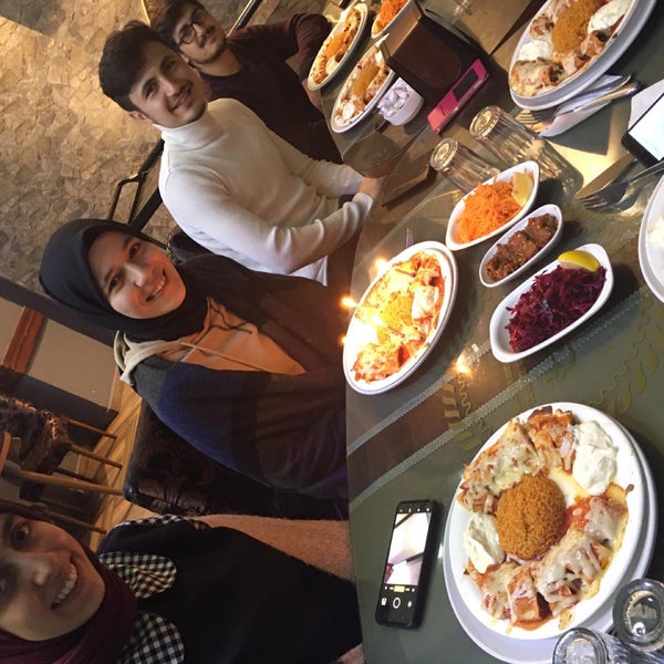 Foto tomada en BeyPi Kebap, Pide ve Lahmacun Salonu  por Beypi Restaurant &amp; Cafe el 12/8/2019