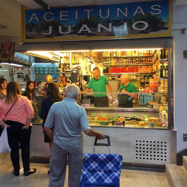 Foto scattata a Mercado de Antón Martín da akira m. il 10/3/2015