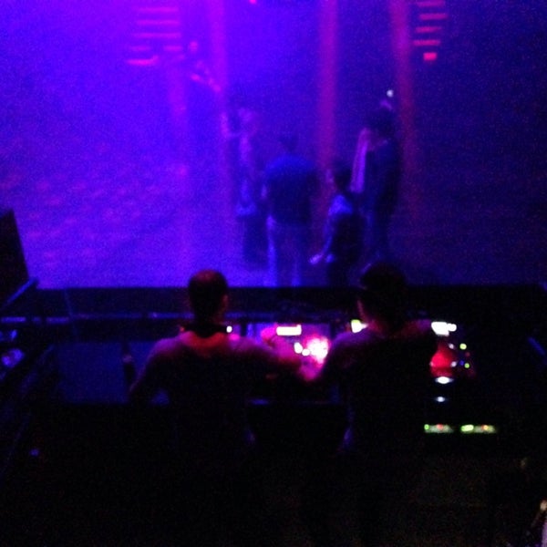 3/7/2014 tarihinde Adam C.ziyaretçi tarafından Stereo Nightclub'de çekilen fotoğraf