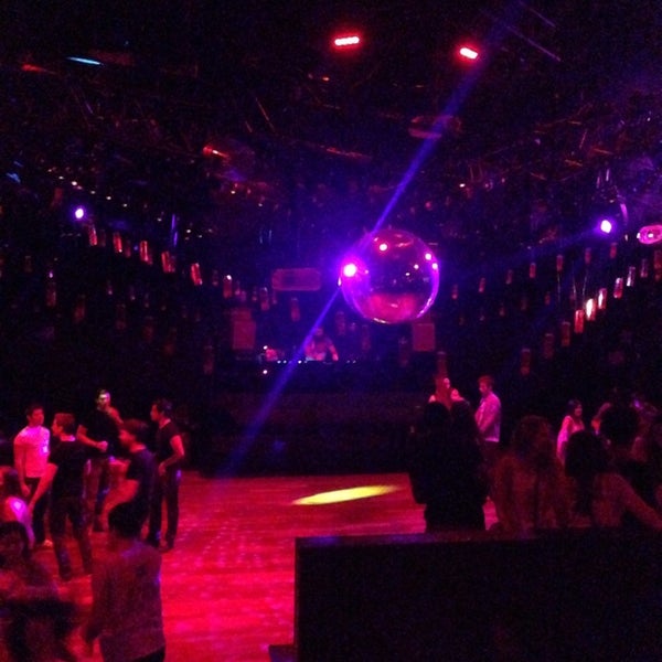 รูปภาพถ่ายที่ Stereo Nightclub โดย Adam C. เมื่อ 11/29/2013