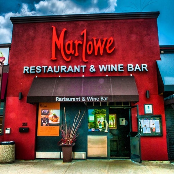 Foto scattata a The Marlowe Restaurant and Wine Bar da Andrew T. il 2/20/2014