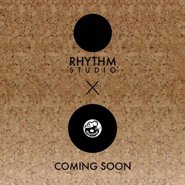 Rhythm studio. Синтезатор с драм машиной. Studio drum machine. Rhythm studio. Шоу барабанщиц.
