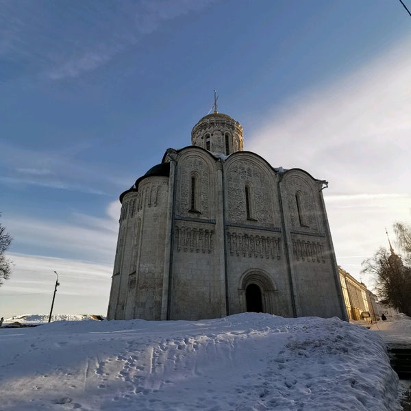 Владимирский Дмитриевский собор зимой