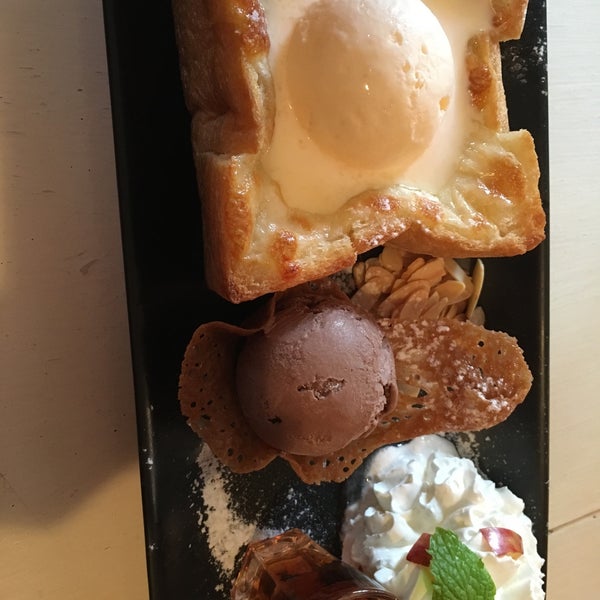 Das Foto wurde bei The Fabulous Dessert Cafe von Kittaya .. am 1/28/2016 aufgenommen