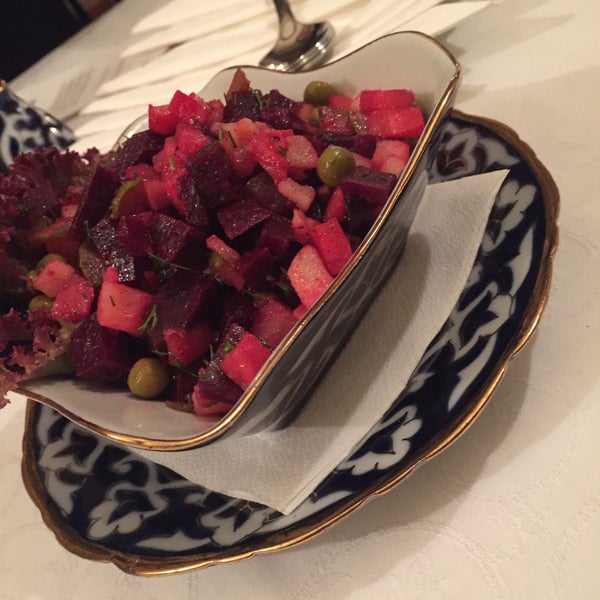 Foto diambil di Restaurant &quot;Samarkand&quot; oleh Loda pada 12/26/2015