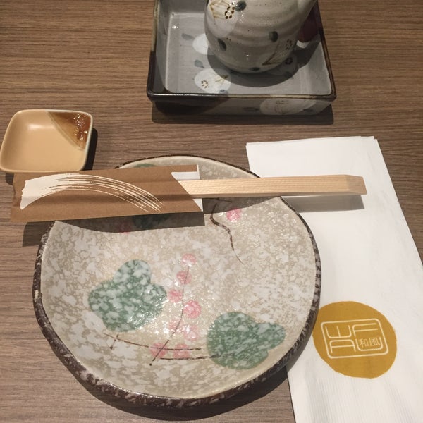 Das Foto wurde bei WAFU Japanese Dining Restaurant von Fedelyn D. am 2/13/2016 aufgenommen