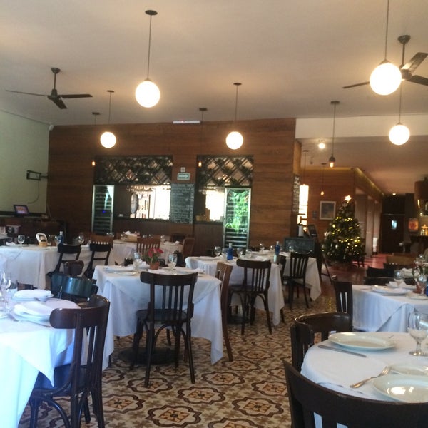 1/4/2018にIgnacio B.がTr3s 3istro Restaurant &amp; Oyster Barで撮った写真