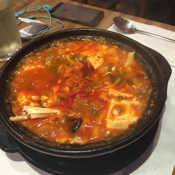 Foto tirada no(a) Tofu and Noodles por Anna W. em 3/10/2015