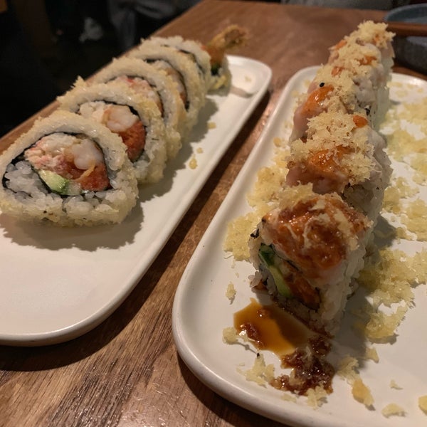 Foto scattata a Bamboo Sushi da Matt L. il 1/5/2019