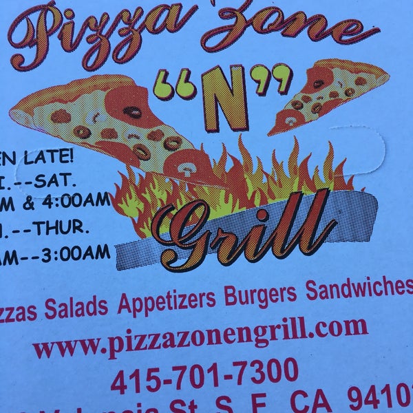 Снимок сделан в Pizza Zone &#39;N&#39; Grill пользователем DaShon M. 4/26/2016