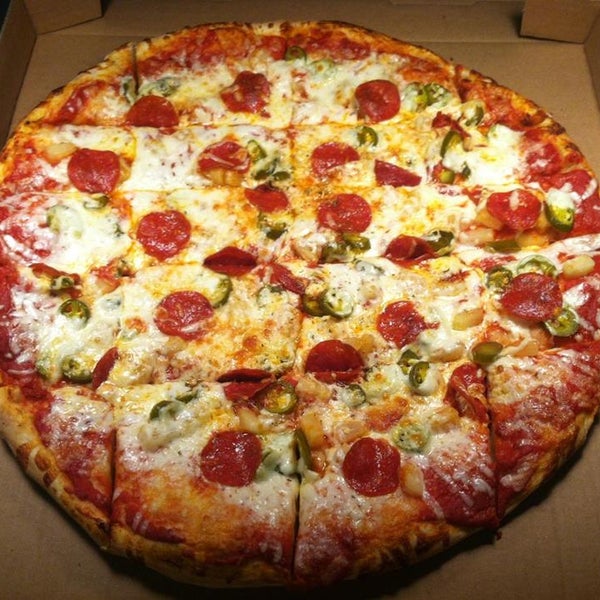 รูปภาพถ่ายที่ Aunt Polly&#39;s Pizza โดย Aunt Polly&#39;s Pizza เมื่อ 2/16/2014