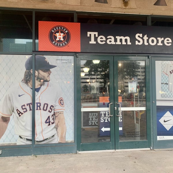 Astros Team Store, Hours