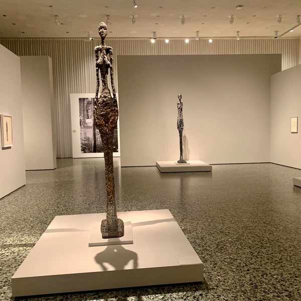 Foto diambil di Museum of Fine Arts Houston oleh Richard G. pada 12/15/2022