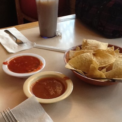 8/1/2012 tarihinde Terra R.ziyaretçi tarafından Mission Burrito'de çekilen fotoğraf