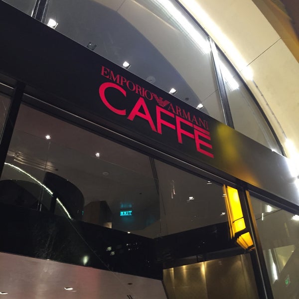 รูปภาพถ่ายที่ Emporio Armani Café- The Pearl Qatar โดย A. เมื่อ 12/6/2014