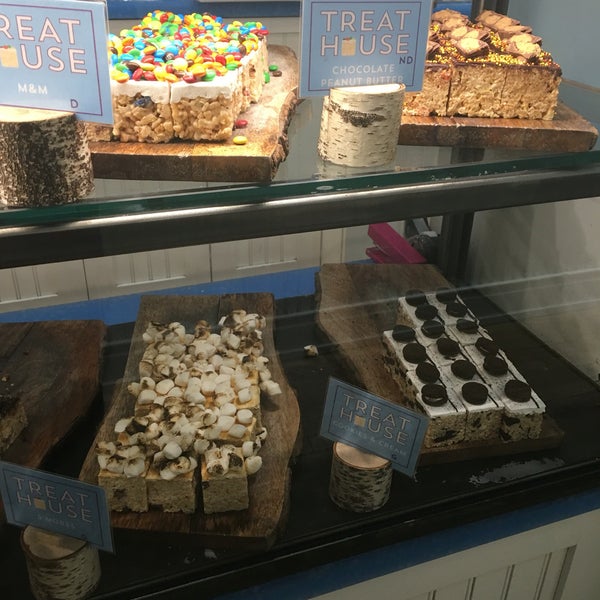 Great variety of treats! Love the original bar and the Cookies & Cream bar.