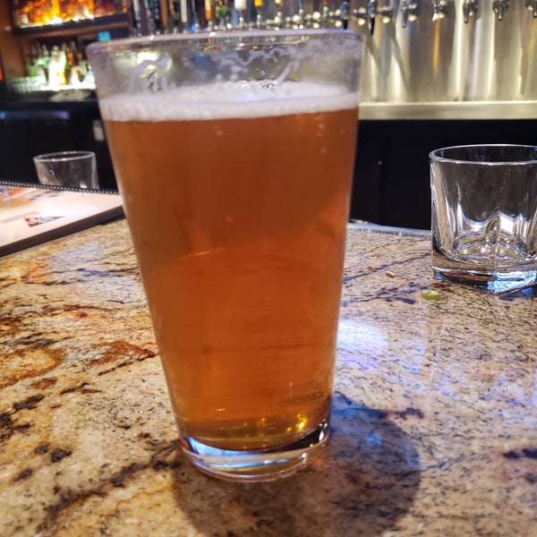 Photo taken at BJ&#39;s Restaurant &amp; Brewhouse by Plinio Q. on 4/13/2019