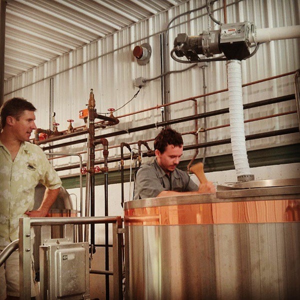 Das Foto wurde bei Drop-In Brewing Company von Jonathan D. am 6/25/2013 aufgenommen