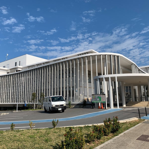 うるま市役所 City Hall うるま市役所 City Hall