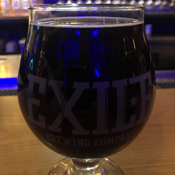 Foto tirada no(a) Exile Brewing Co. por Brian W. em 12/17/2021