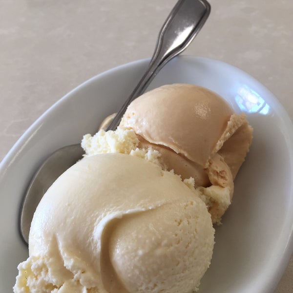 3/6/2015にYanakorn R.がNeveux Artisan Creamery &amp; Espresso Barで撮った写真
