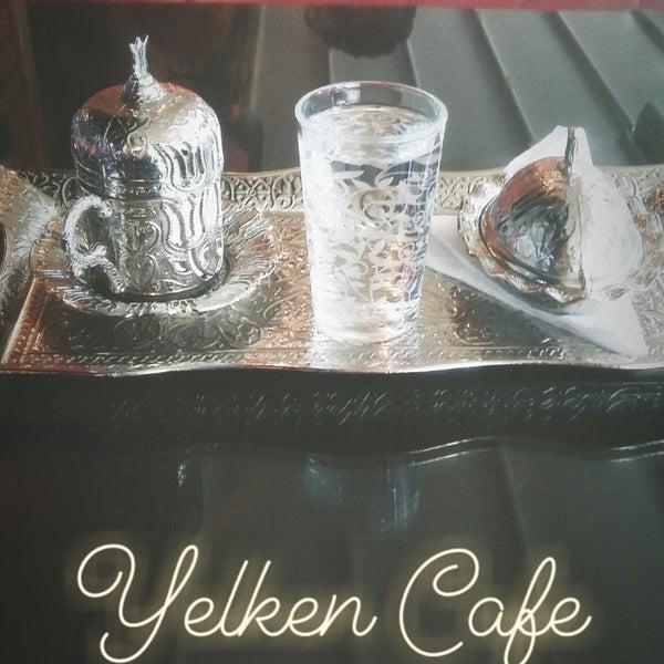 รูปภาพถ่ายที่ Yelken Cafe โดย Murat G. เมื่อ 4/8/2018