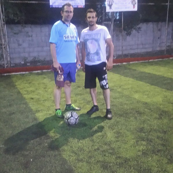 metro hali saha futbol sahasi da fotograflar