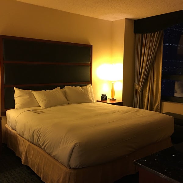 Foto scattata a DoubleTree Suites by Hilton Hotel New York City - Times Square da Kochia L. il 2/1/2017