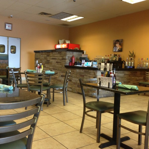 6/15/2013 tarihinde Tom O.ziyaretçi tarafından My Burger Bar Catering'de çekilen fotoğraf
