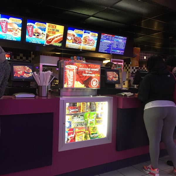 Regal Elmwood Center North Delaware'de Sinema Kompleksi'da fotoğraflar