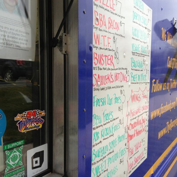 12/19/2012에 Tom O.님이 The Roaming Buffalo Food Truck에서 찍은 사진