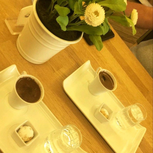 Photo taken at Meydani Cafe &amp; Pastane by Hande İnan on 3/15/2021