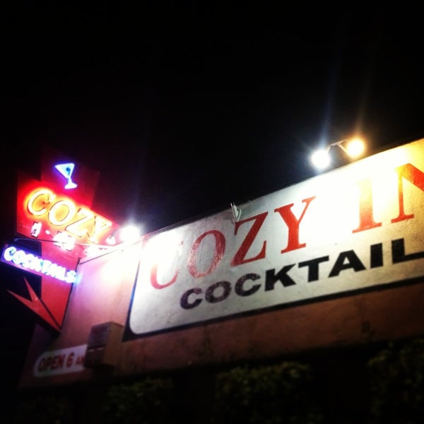 Photo taken at Cozy Inn by Jethro P. on 2/16/2013