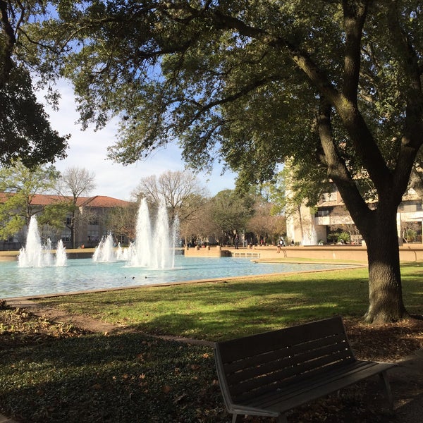Foto tirada no(a) Universidade de Houston por Hanieh F. em 1/23/2018