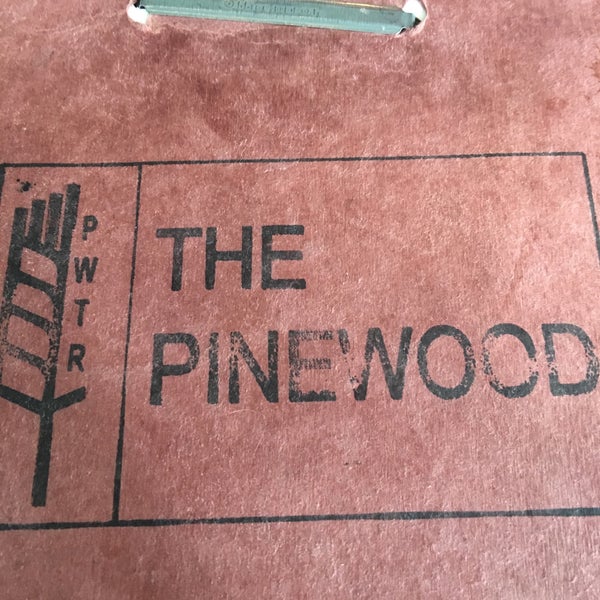 Foto tirada no(a) The Pinewood por jsquared em 7/2/2016