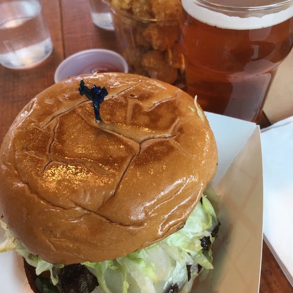 Macho Burgers Central Kenmore 7758 15th Ave Nw