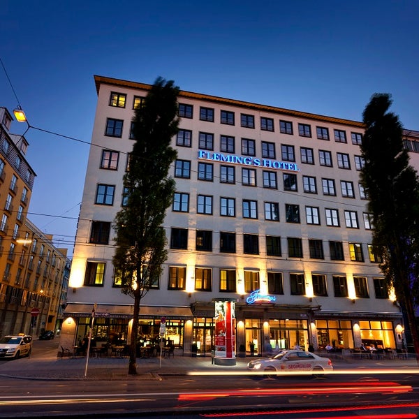 Foto diambil di Flemings Hotel München-City oleh Flemings Hotel München-City pada 2/10/2014