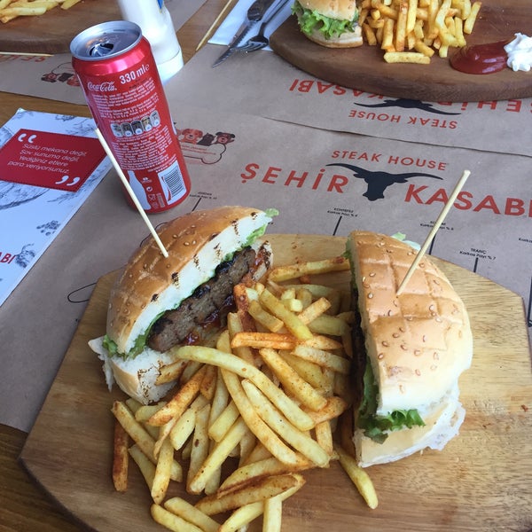Foto tomada en Şehir Kasabı &amp; Steak House  por Emre el 10/30/2017