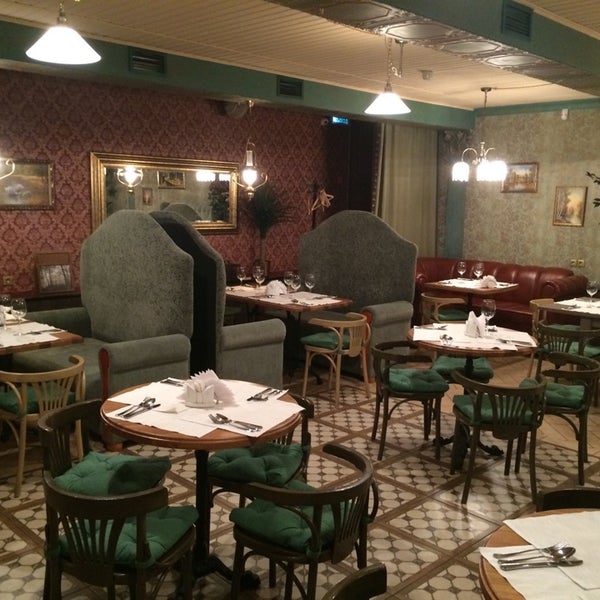 Foto diambil di Ресторан &quot;Комарово&quot; oleh Egor U. pada 4/6/2014