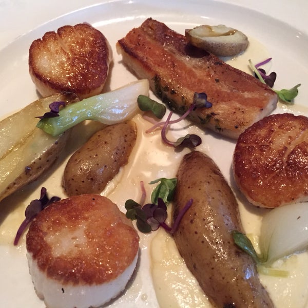 The scallops and pork belly: fantastic.