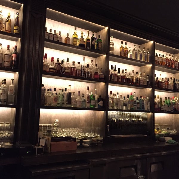 Fantastic craft cocktail bar. Quiet. Sophisticated. Great playlist.