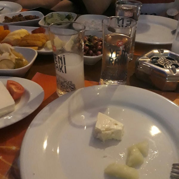 รูปภาพถ่ายที่ Why Not Restaurant โดย Kadir Ö. เมื่อ 4/18/2019