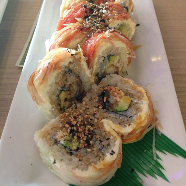 Photo prise au Sensei Sushi Bar par Waded M. le11/20/2014