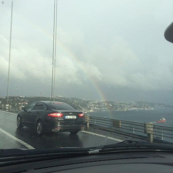Foto tirada no(a) Boğaziçi Köprüsü por Ilhan O. em 12/17/2015