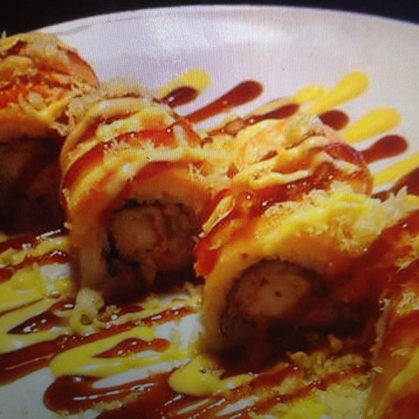 Das Foto wurde bei Kobe Japanese Steakhouse &amp; Sushi Bar von Cynthia M. am 2/6/2014 aufgenommen